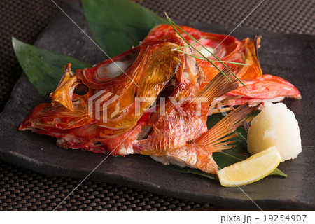 鯛のかぶと焼き 19254907