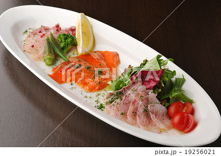 前菜盛り合わせ 19256021