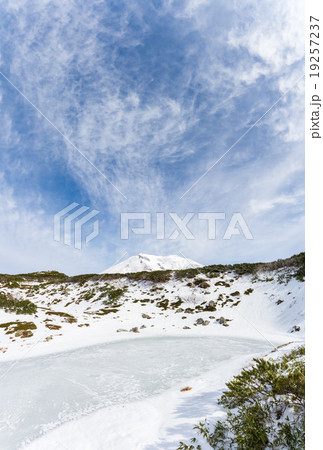 Mountain Asahidake in winter 19257237
