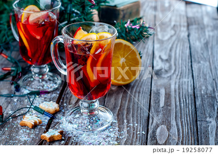 spices and mulled wine  19258077