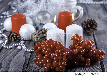 Christmas - viburnum, balls, candle 19258085