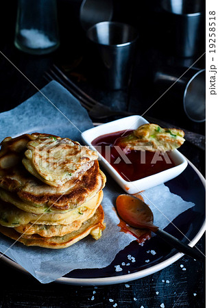 Tasty pancakes served in the plate Tasty pancakes served in the plate 19258518