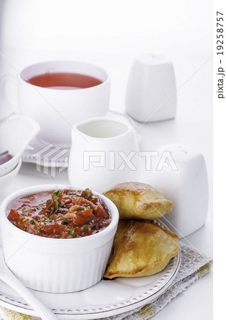 empanadas with ground meat 19258757