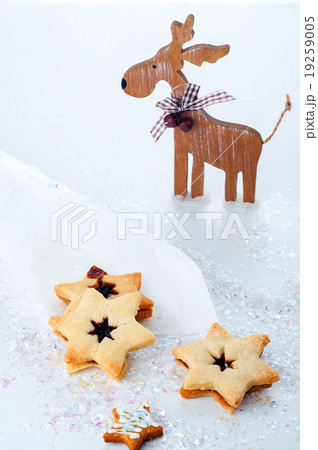 homemade delicious christmas gingerbread cookies  19259005