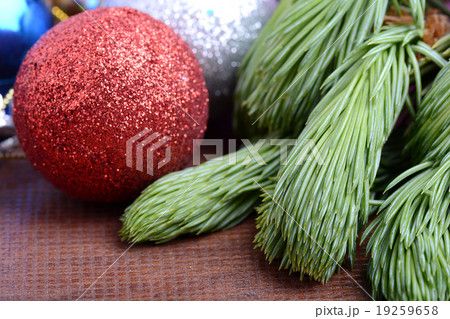 Decorated christmas tree - holiday background 19259658