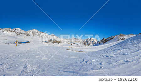 Mountains ski resort - Innsbruck Austria 19262210