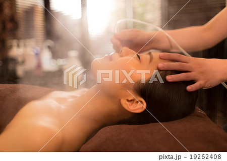 beauty-treatment clinic　撮影協力： 3BエステサロンLuki'A（麻布十番） 19262408