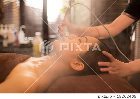 beauty-treatment clinic　撮影協力： 3BエステサロンLuki'A（麻布十番） 19262409