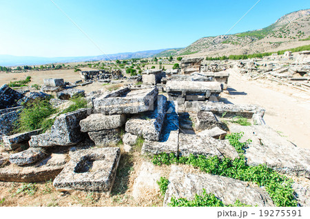 Ancient ruins in Hierapolis, Pamukkale, Turkey. Ancient ruins in Hierapolis, Pamukkale, Turkey. 19275591