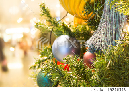 丸の内地下街のクリスマスツリー 19276548
