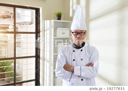 asian senior chef asian senior chef 19277631