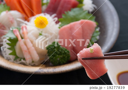 刺身の盛り合わせ 刺身の盛り合わせ 19277839