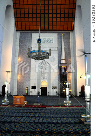 Sultan Salahuddin Abdul Aziz Shah Mosque 19280393