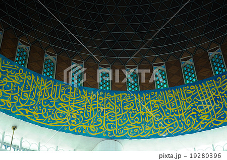 Sultan Salahuddin Abdul Aziz Shah Mosque 19280396