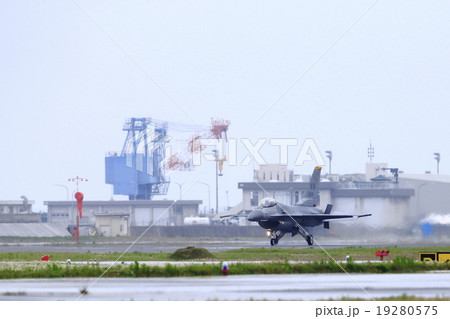 Ｆ１６ファイティングファルコン 19280575