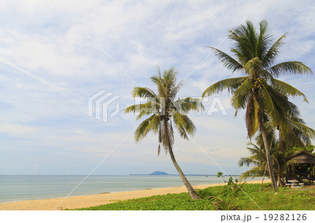 Beautiful tropical beach in Thailand 19282126