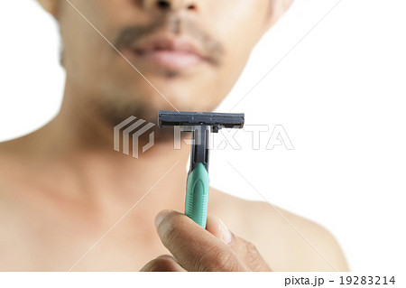 Close up of man shaving 19283214