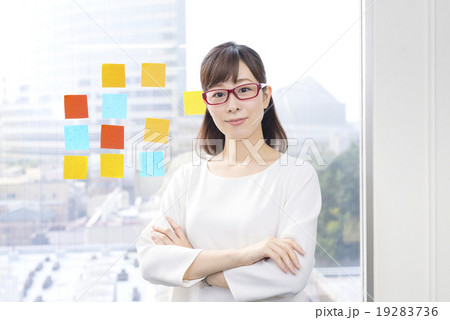 ビジネスウーマン 19283736