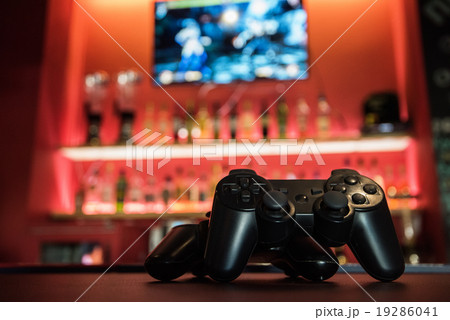 Video games at bar 19286041