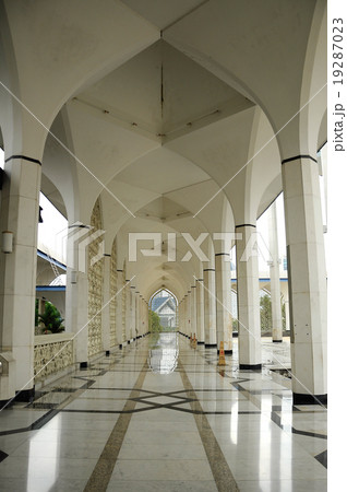 Sultan Salahuddin Abdul Aziz Shah Mosque Sultan Salahuddin Abdul Aziz Shah Mosque 19287023