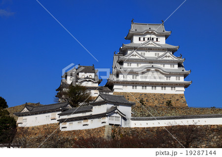 Himeji Castle (White heron castle) 19287144
