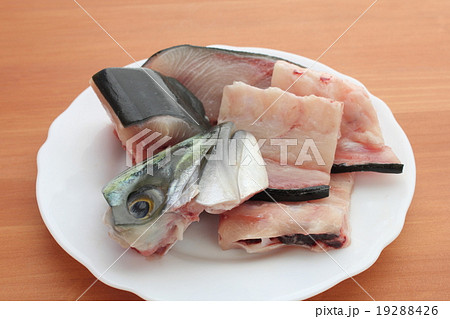 ブリのアラ 19288426