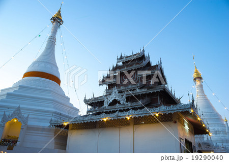 Pagoda with blue sky Pagoda with blue sky 19290040