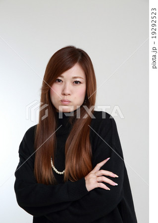ふくれっ面の女性 ふくれっ面の女性 19292523