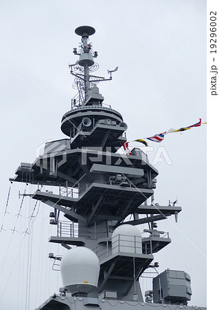 いずも　護衛艦　横浜　大桟橋 19296002
