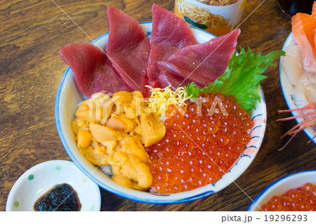 Japanese food 19296293