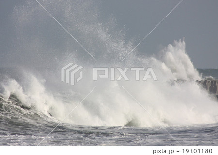 12月の富山湾　富山県入善町 19301180