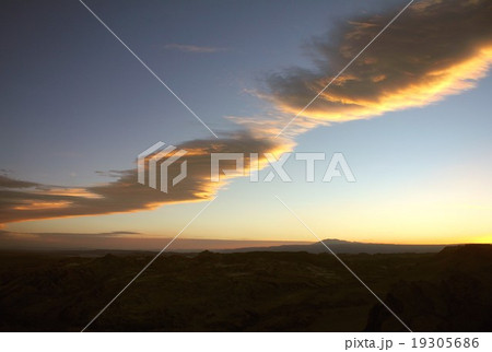 南米チリ北部、アタカマ砂漠の夕暮れ 19305686