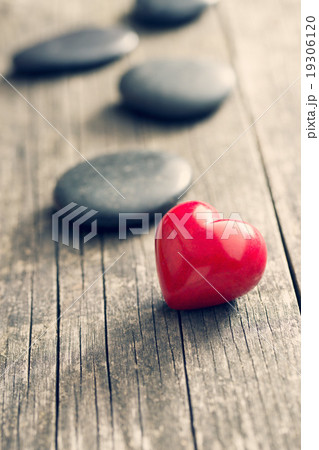 red stone heart 19306120