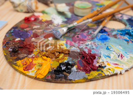 tubes of paint 19306495