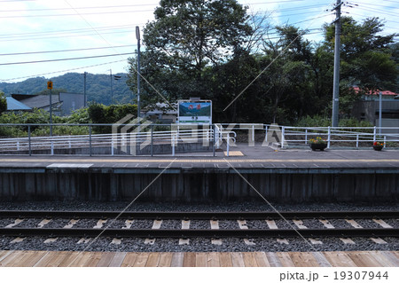 駅と線路 駅と線路 19307944