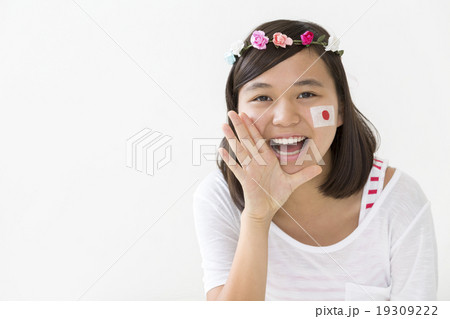 声を出す女の子 19309222