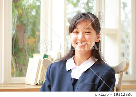 かわいい女子中学生の写真素材