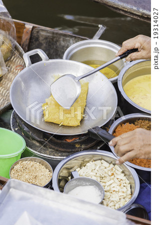 Thai style omelette Thai style omelette 19314027