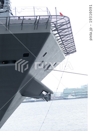 いずも 護衛艦 横浜 大桟橋 いずも 護衛艦 横浜 大桟橋 19316091