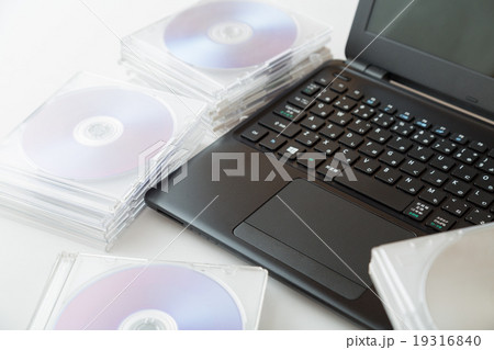 パソコン　メディア　情報管理　ダウンロード 19316840