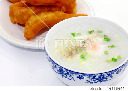 Congee, the traditional Chinese breakfast 19316962