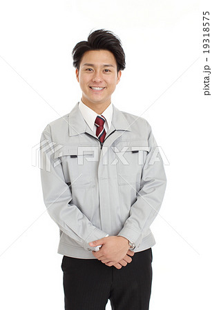 制服を着た男性 19318575