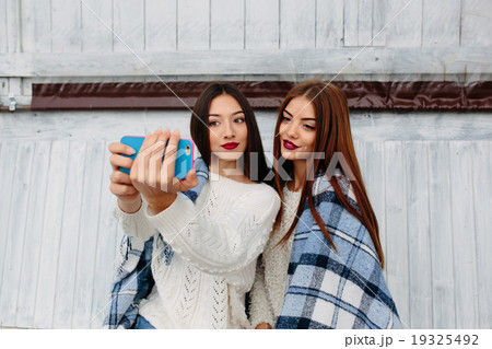 Two girls make selfie 19325492