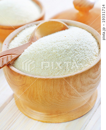 semolina 19331714