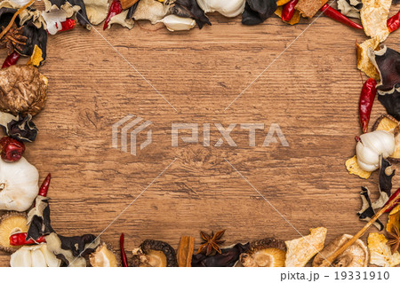 薬膳　漢方　生薬　スパイス　 Spice dishes  with medicinal herbs 19331910