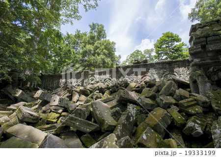 カンボジア　シェムリアップ　タプローム遺跡 19333199