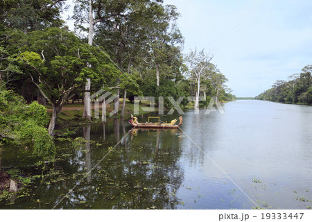 カンボジア　シェムリアップ　アンコールトム遺跡群　南大門 19333447