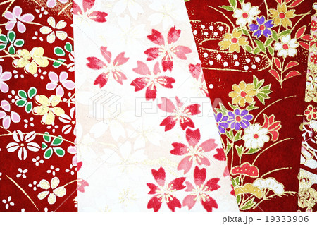 Pattern on the wrapper 19333906