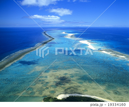 イーフビーチの空撮　　沖縄県 19334160