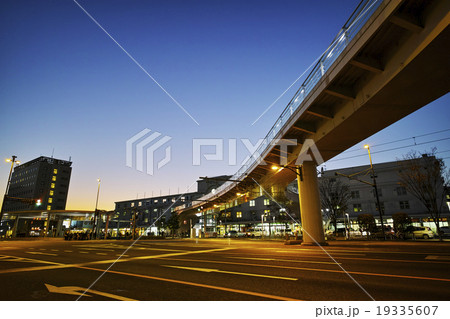 熊本駅のペデストリアンデッキ 19335607